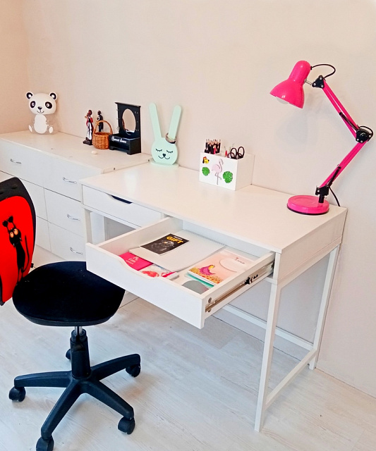 Столик туалетный Daura КАТРИН белый