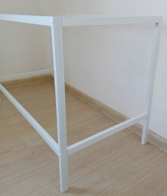 Стол компьютерный Daura САТЕЛЛИТ белый 120*60 см